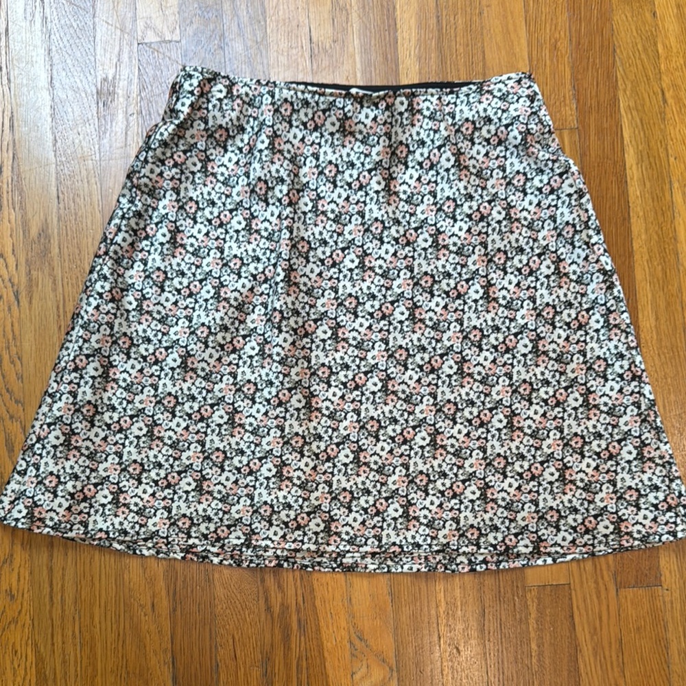 ABERCROMBIE & FITCH - WOMEN’S ELASTIC WAIST SATIN MINI FLORAL SKIRT - SIZE XS